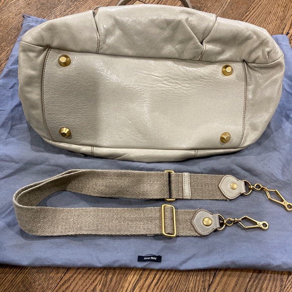 Authentic Miu Miu Dream Cream Mid Size Shiny Bag - Picture 9 of 10